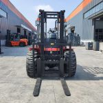 3 Ton 4x4 versatile off-road forklift - Image 2