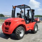 3 Ton 4x4 versatile off-road forklift - Image 3