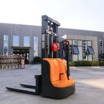 1.5-ton electric stacker crane forklift