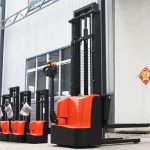 1.5-ton electric stacker crane forklift - Image 2