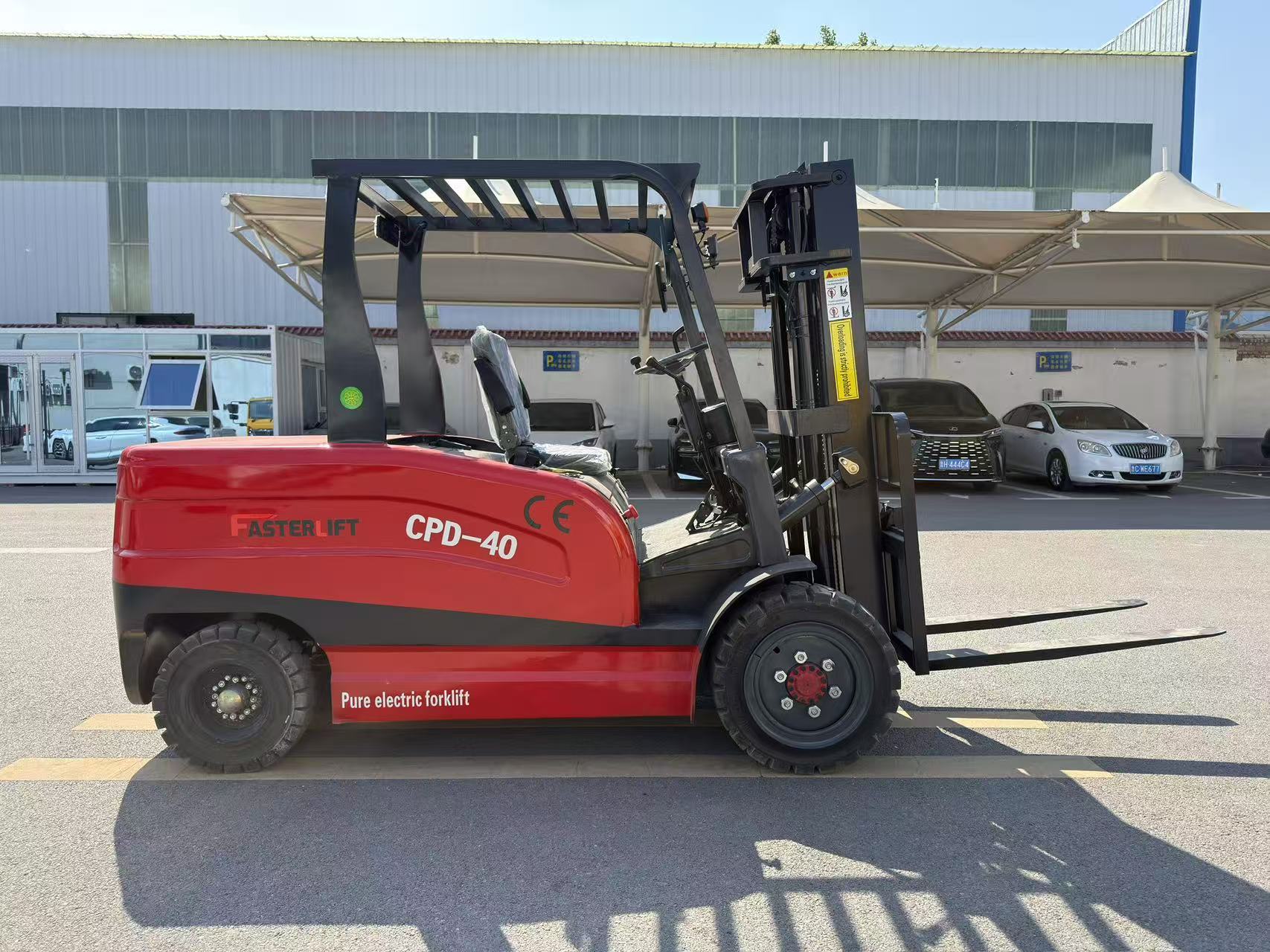 BaGong 4-ton heavy duty electric forklift front profile