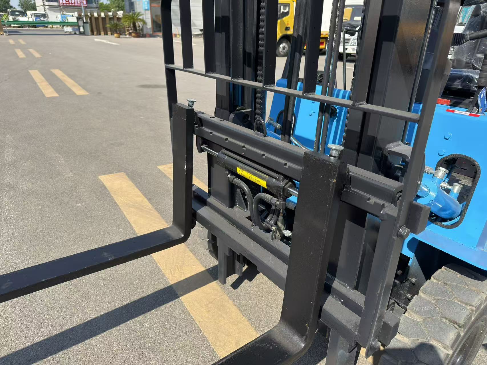 BaGong electric forklift side shift attachment demonstration